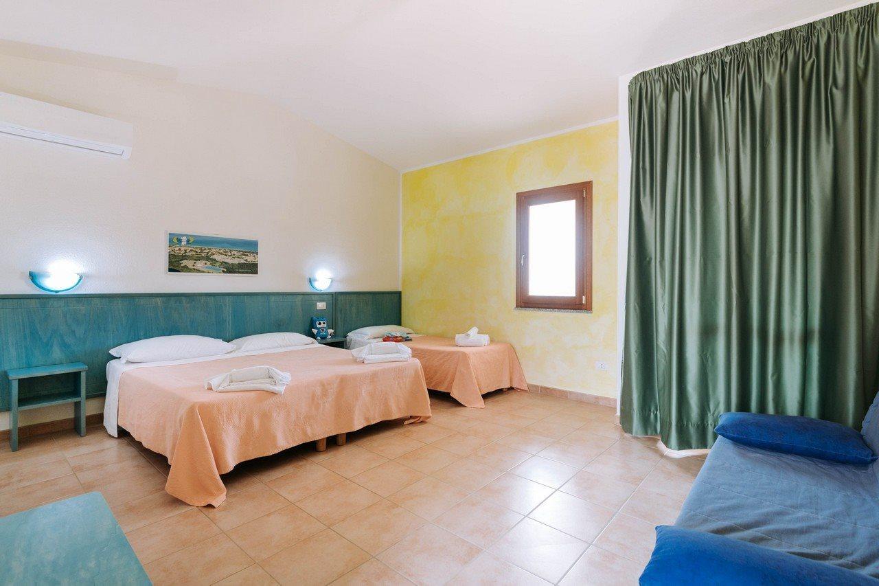 Baia Delle Mimose Aparthotel Badesi Eksteriør bilde