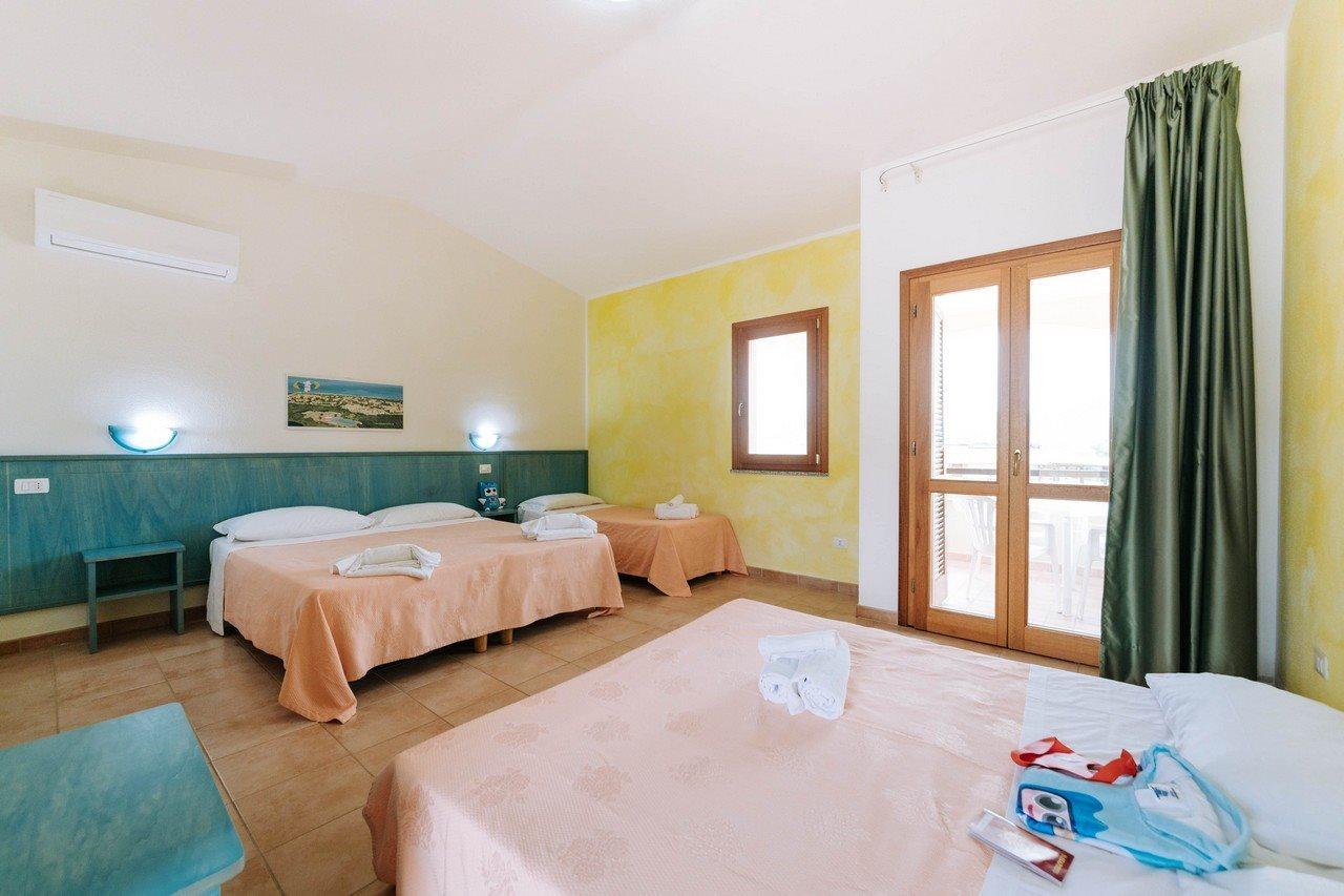 Baia Delle Mimose Aparthotel Badesi Eksteriør bilde
