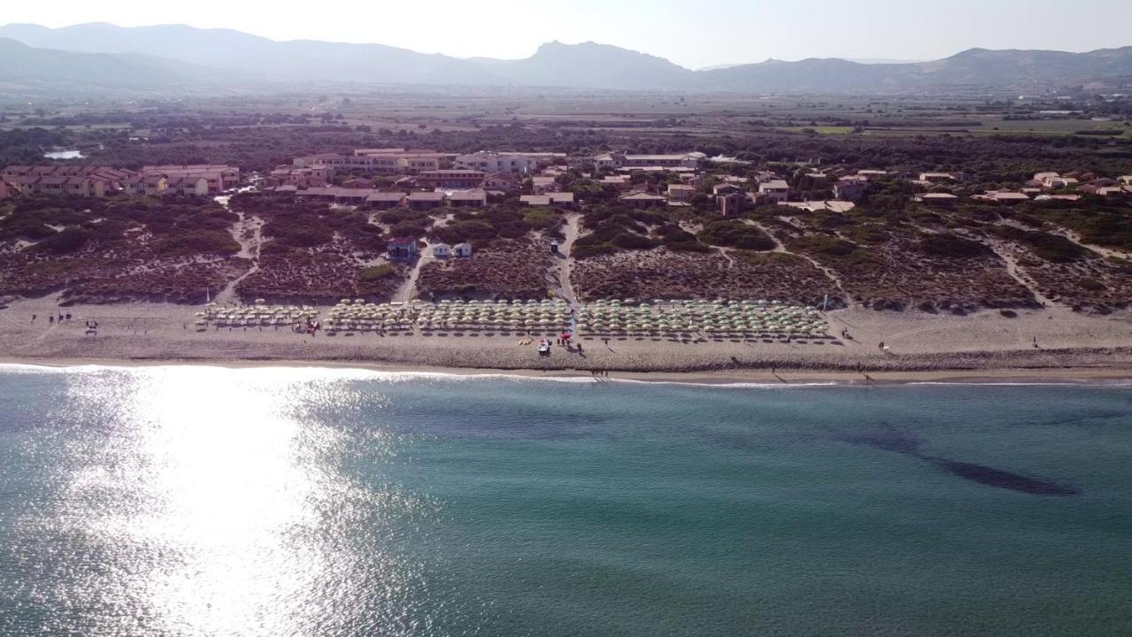 Baia Delle Mimose Aparthotel Badesi Eksteriør bilde
