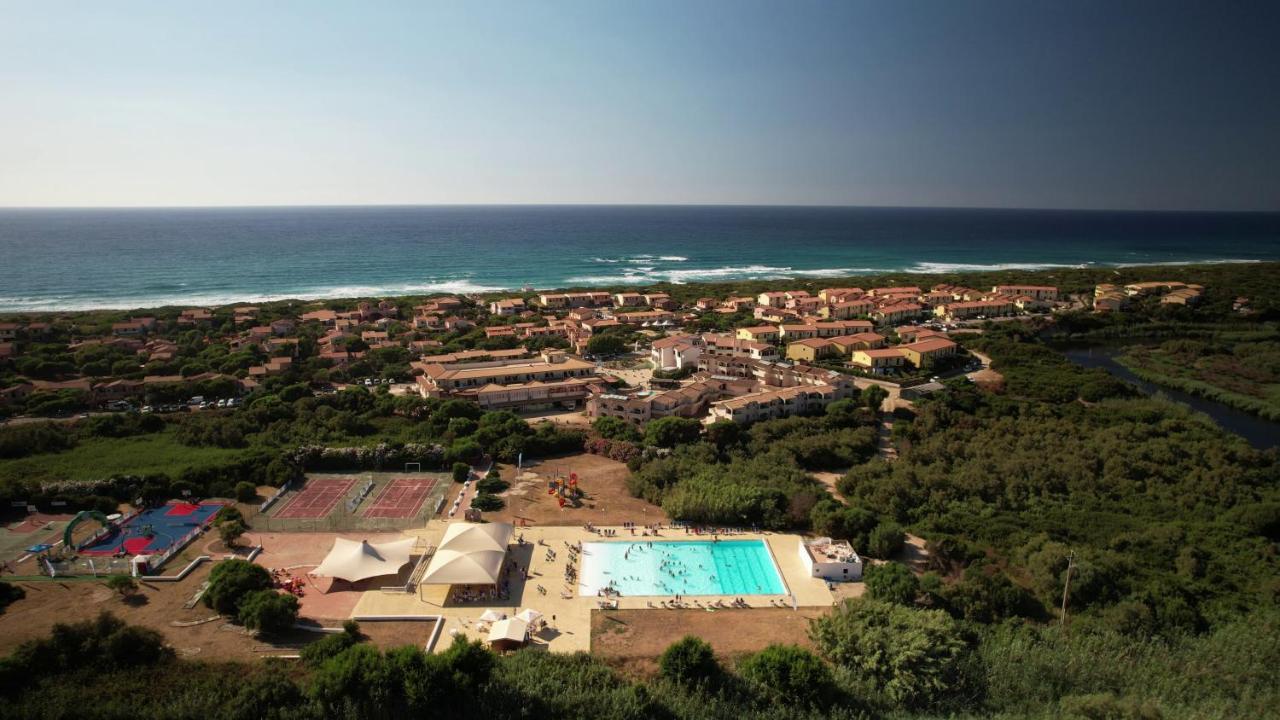 Baia Delle Mimose Aparthotel Badesi Eksteriør bilde