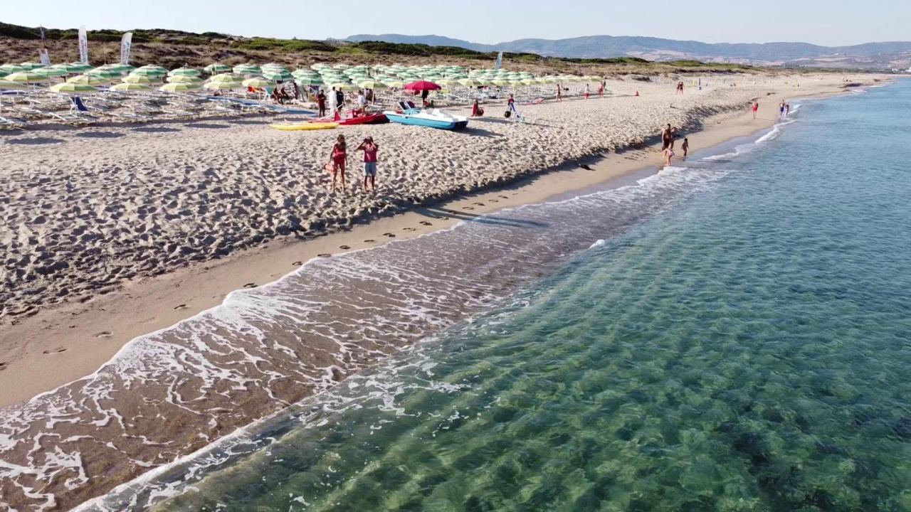 Baia Delle Mimose Aparthotel Badesi Eksteriør bilde