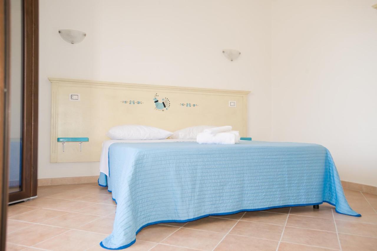 Baia Delle Mimose Aparthotel Badesi Eksteriør bilde