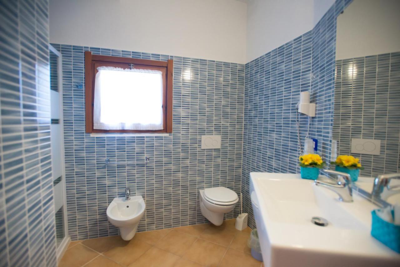 Baia Delle Mimose Aparthotel Badesi Eksteriør bilde